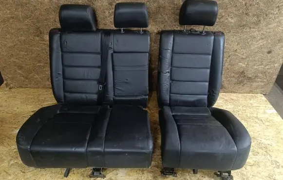 Volkswagen Touareg I Rear seat 
