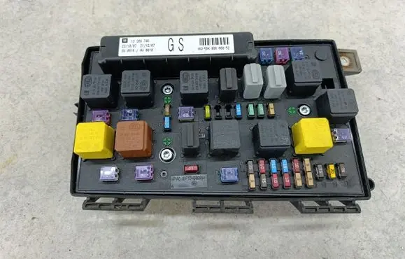 Opel Zafira B Fuse box set 13206746