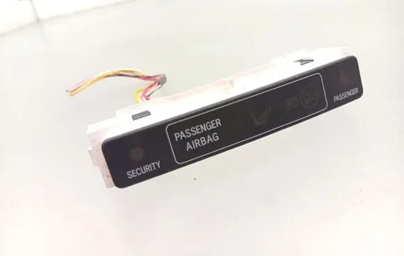 Toyota Avensis T270 Passenger airbag on/off switch 8395005010