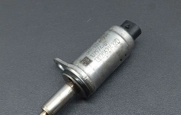 Audi A8 S8 D4 4H Camshaft vanos timing valve 06E103697H 10797401