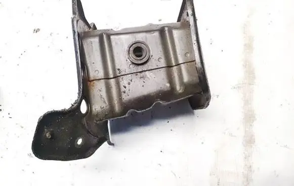 Chevrolet Captiva Front bumper mounting bracket