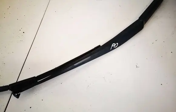 Front wiper blade arm