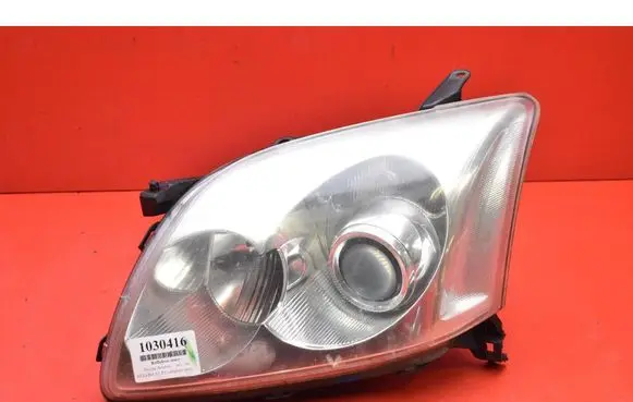 Toyota Avensis Verso Headlight/headlamp 05-43