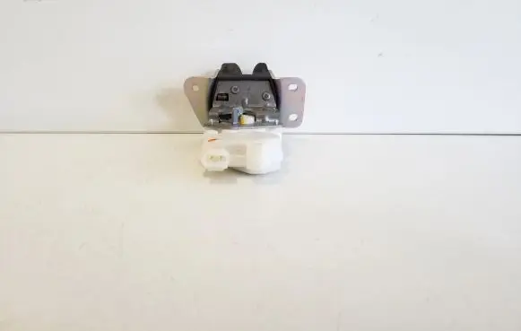 Mitsubishi Outlander Tailgate/trunk/boot lock/catch/latch