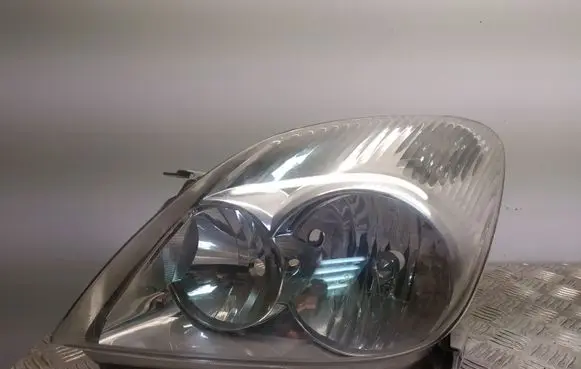 Toyota Corolla Verso E121 Headlight/headlamp
