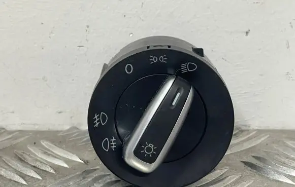 Volkswagen Golf V Light switch