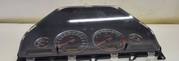 Volvo V70 Speedometer (instrument cluster) 30682272 8602882 69594210T