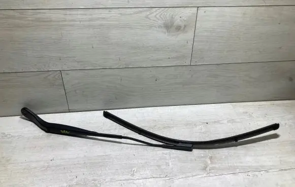 Dacia Sandero III Front wiper blade arm 288813326R