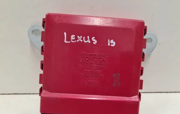 Lexus IS 220D-250-350 Wing mirror control module 8943053011 1233006840