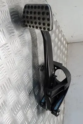 Mercedes-Benz C W204 Brake pedal A2042902101