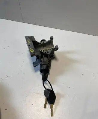 BMW 5 E39 Ignition lock 1095824 U6751667 080502