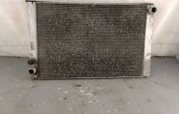 Audi A8 S8 D3 4E Coolant radiator A2732004 4E0121251