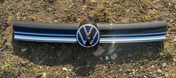 Volkswagen Caddy Front bumper upper radiator grill 2K7853655 2K7853651A
