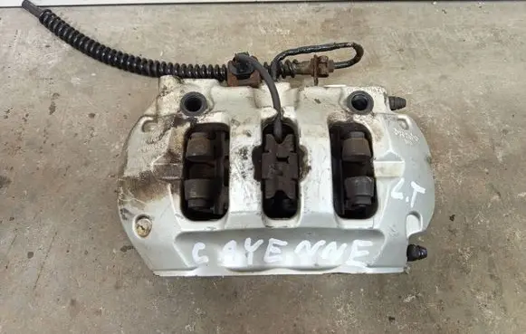 Porsche Cayenne (92A) Rear brake caliper 7P0616423