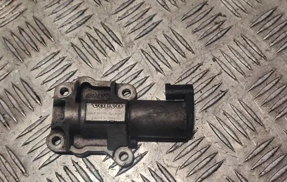 Volvo XC70 Camshaft vanos timing valve 8670421