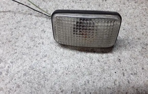 Nissan X-Trail T30 Front fender indicator light