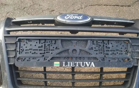 Ford Focus Front bumper lower grill