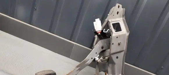 Opel Vectra B Brake pedal 