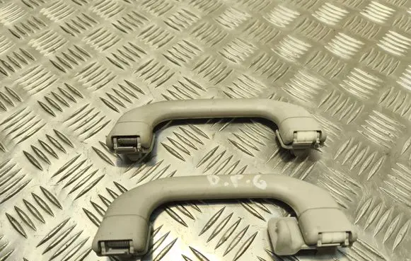 Mercedes-Benz C W203 Rear interior roof grab handle A2038100451
