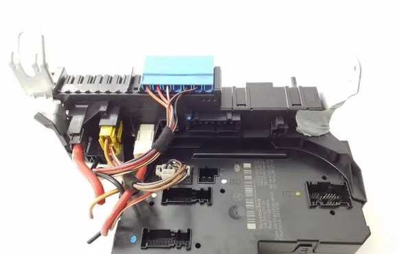 Mercedes-Benz E W212 Fuse module A2129003702 A2125452832 A2129026601