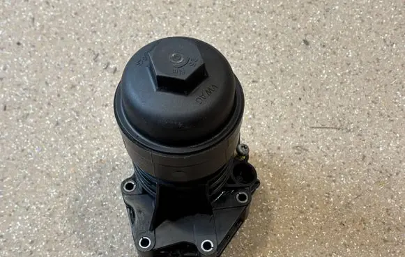 Porsche Panamera (971) Oil filter cover 06M115401K