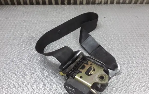 Audi A8 S8 D2 4D Front seatbelt