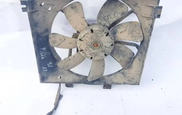Mazda 626 Radiator cooling fan shroud