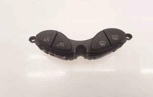 Ford Focus Windscreen/window heater switch 98AG19A945CG