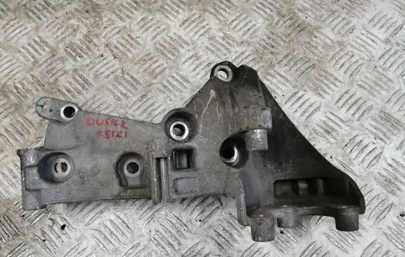 Dacia Duster Engine mounting bracket 8200473400