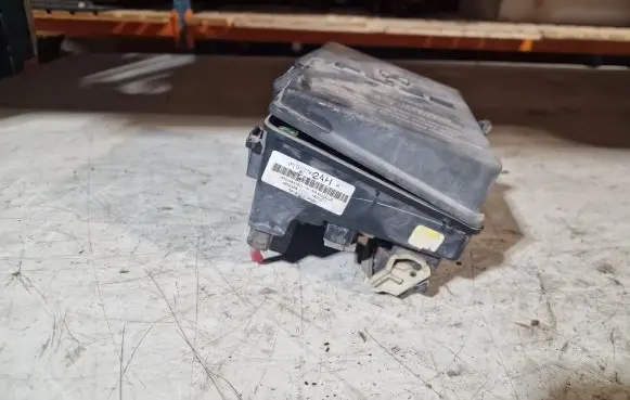 Chrysler Pacifica Fuse module 04727832AH