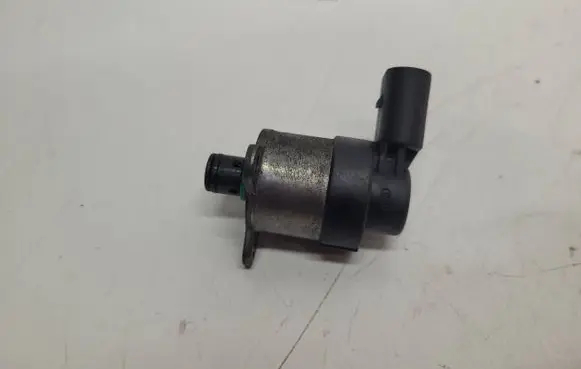 BMW 3 E90 E91 Fuel pressure sensor 0928400560