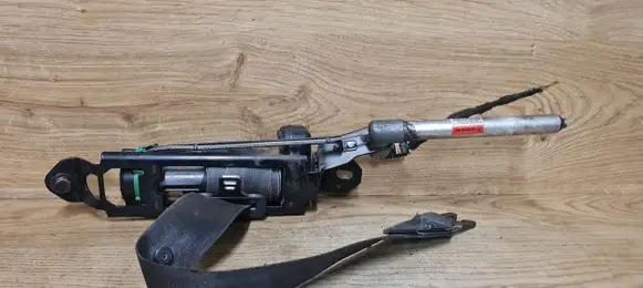 Volvo V70 Front seatbelt