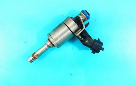 Volvo S60 Fuel injector 0261500119 IMPRK1233260