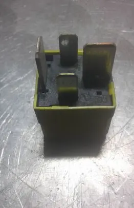 Opel Signum Other relay 90226846 4RA00779306