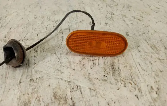 Mercedes-Benz Sprinter W906 Front fender indicator light A0038202956