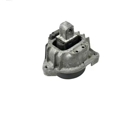 BMW 5 F10 F11 Engine mount bracket 6777374