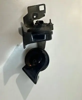 BMW 5 E60 E61 Horn signal 6935988