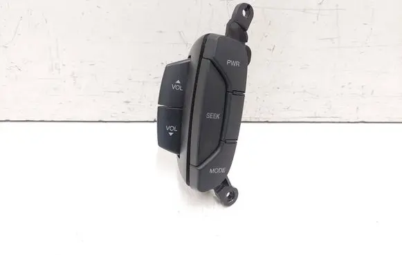 Chevrolet Captiva Steering wheel buttons/switches 96628528