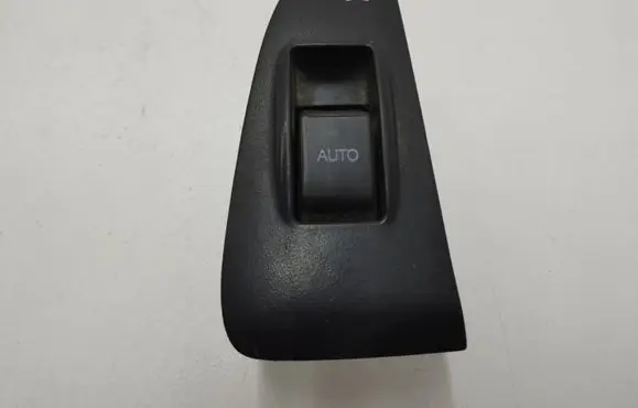 Toyota Avensis T250 Electric window control switch 7427105020