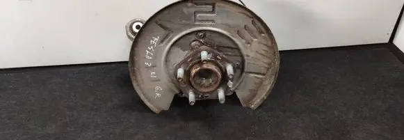 Rear wheel hub spindle/knuckle