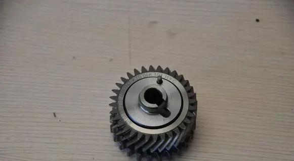 Audi A5 Balance shaft 06K103333G