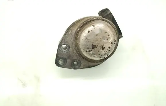Ford Fiesta Engine mount bracket 