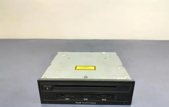 Audi A8 S8 D3 4E Radio/CD/DVD/GPS head unit 4E0035670