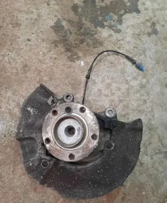 BMW 5 E60 E61 Front wheel hub 6760954 6760954R