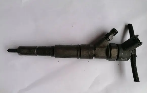 BMW 5 E39 Fuel injector 7785985