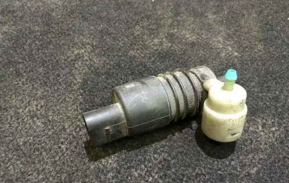 Audi A2 Windscreen/windshield washer pump