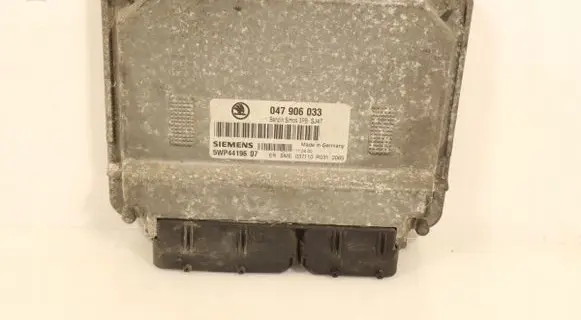 Skoda Fabia Mk1 (6Y) Engine control unit/module ECU 047906033