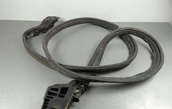 Mercedes-Benz SL R231 Trunk rubber seal (body) A2317500098 S5357822