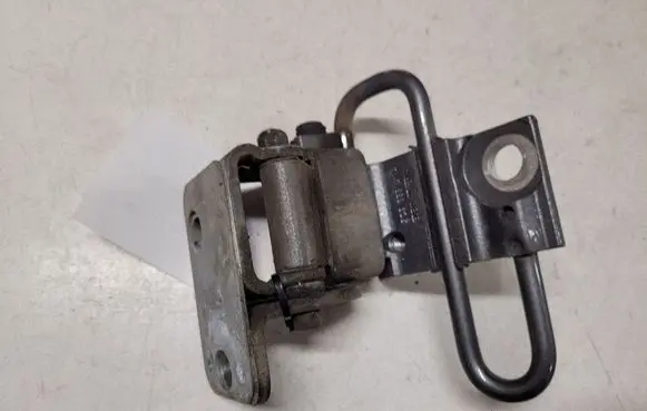 Volkswagen PASSAT B6 Rear door lower hinge 3C9833411A