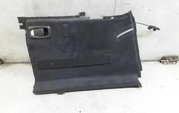 Trunk/boot lower side trim panel